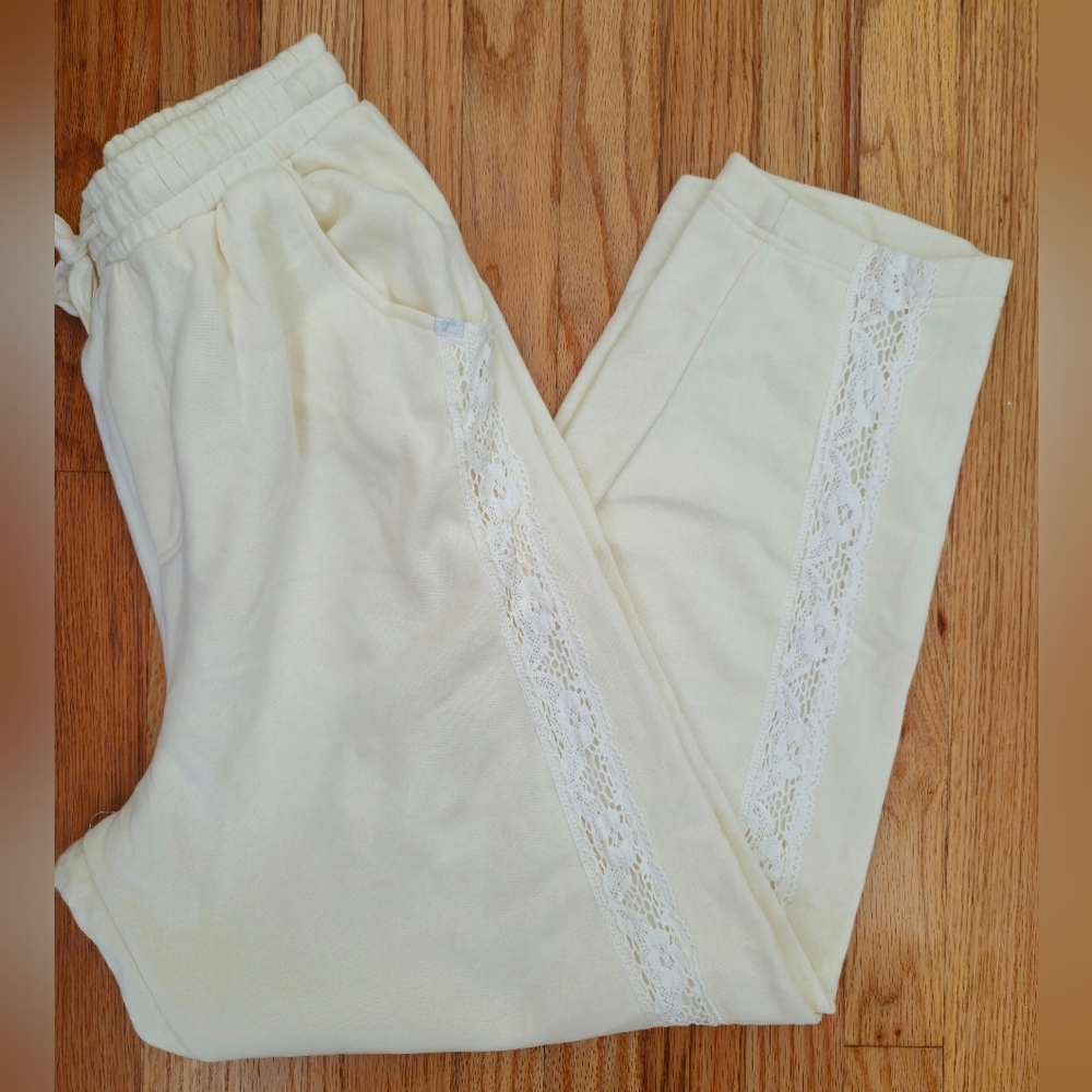 Urban Outfitters NWT Out From Under Jayden Lace-Inset Sweatpants Size XS